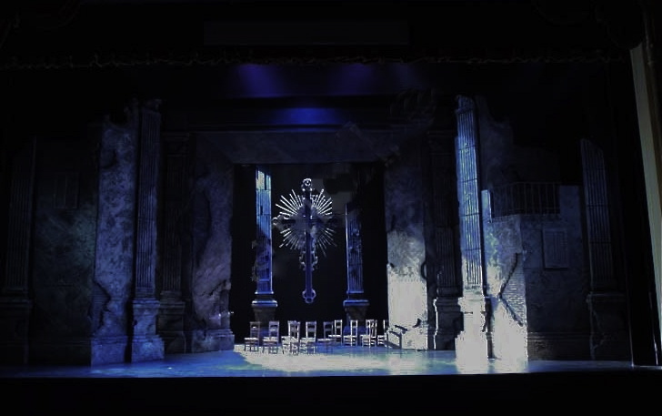 Michigan Opera Theatre  Dir/Set: John Pascoe